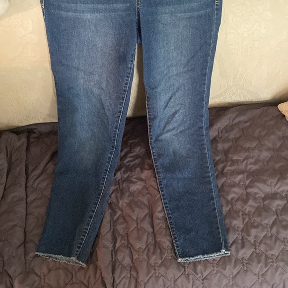 1822 Denim Blue Straight Ankle Jeans frayed bottom hem - Picture 3 of 5